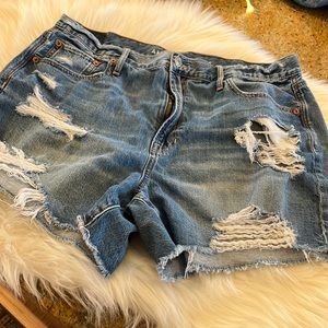 American Eagle 90’s boyfriend short size 14